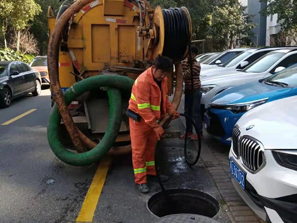 柳江排污管道清淤